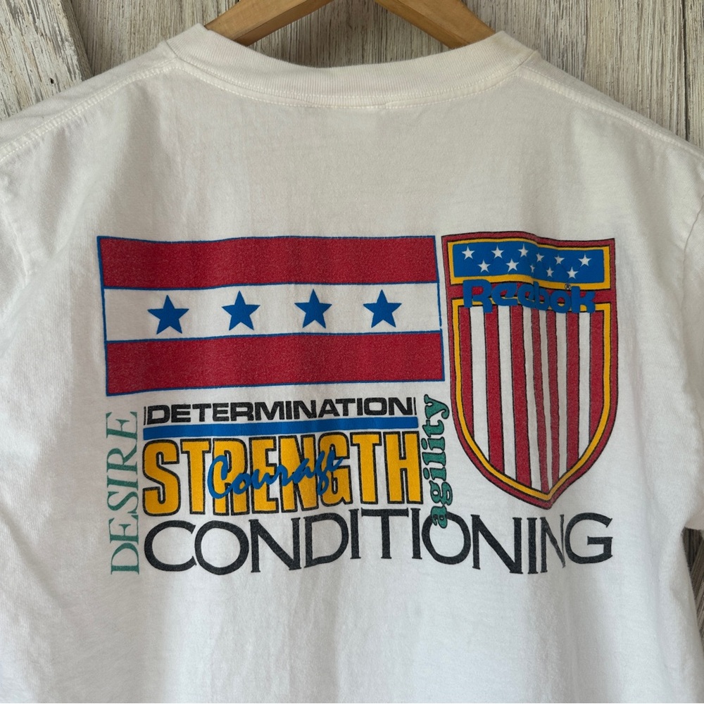 VINTAGE Reebok Tee - Picture 2 of 6